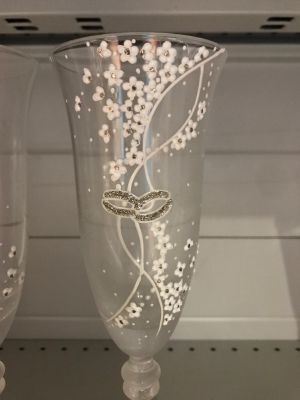 Ритуални чаши" халки с бели цветя "
