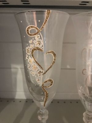 Ритуални чаши " Златно сърце с бели цветя"