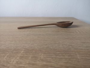 Дървена лъжица за хранене - орех
