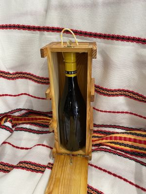 Дървена кутия за вино с дърворезба, 32х12см, ветрен