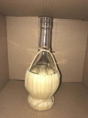 Стъклена бутилка ФИАСКО  500 мл. със сламена оплетка 