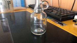 Гравиране на стъклена бутилка 